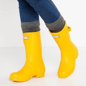 short yellow hunter rain boots